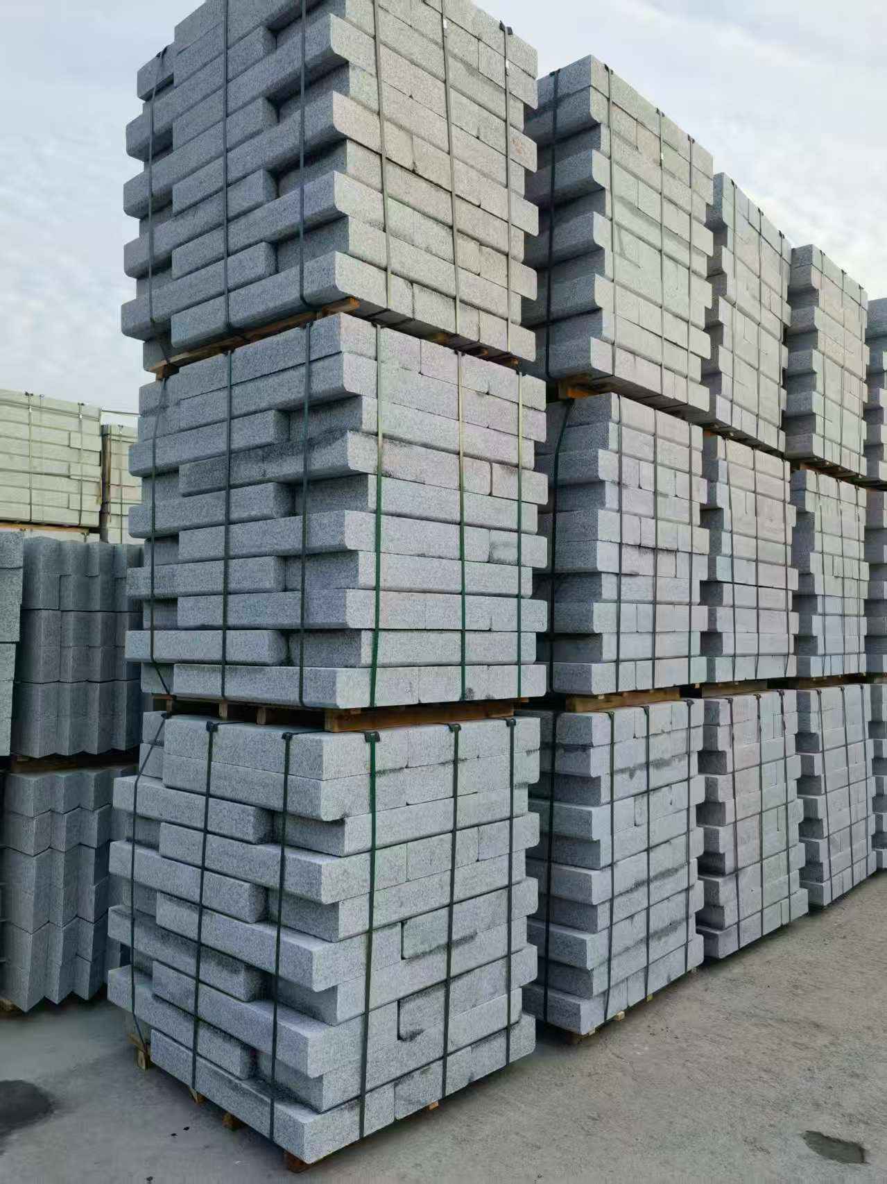 淮安 路沿石（路侧石），颜色一致，尺寸标准