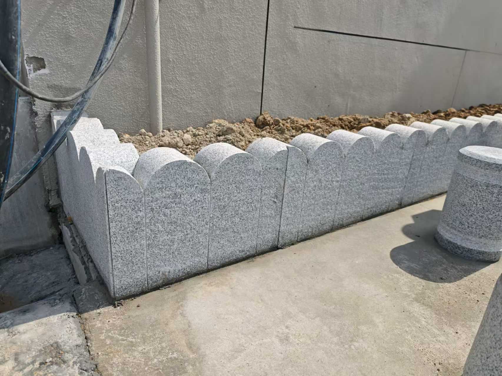 淮安 芝麻白花岗岩花边石铺装效果图